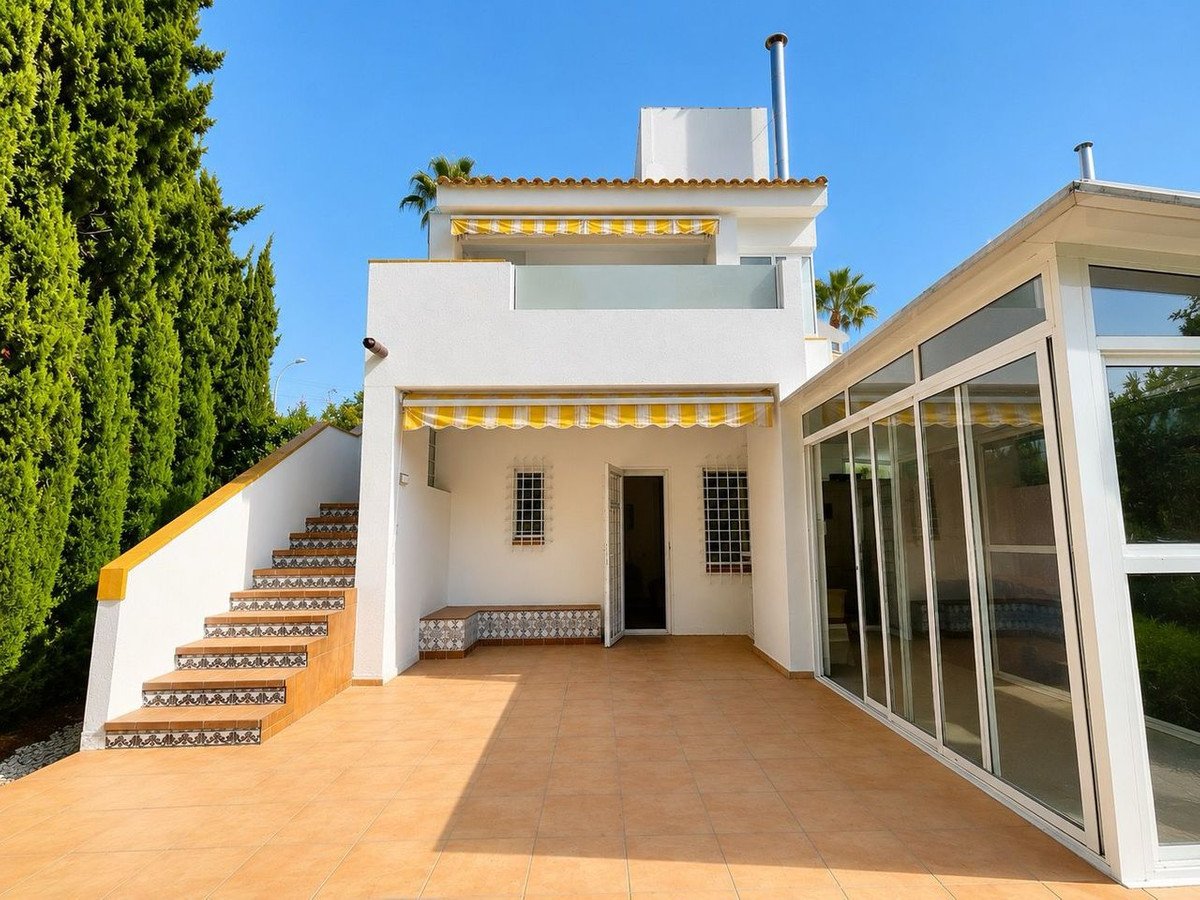 3 Bed Detached Villa in Villamartin