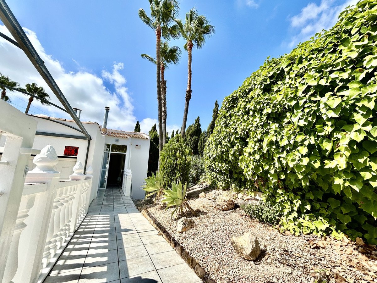 3 Bed Detached Villa in Villamartin