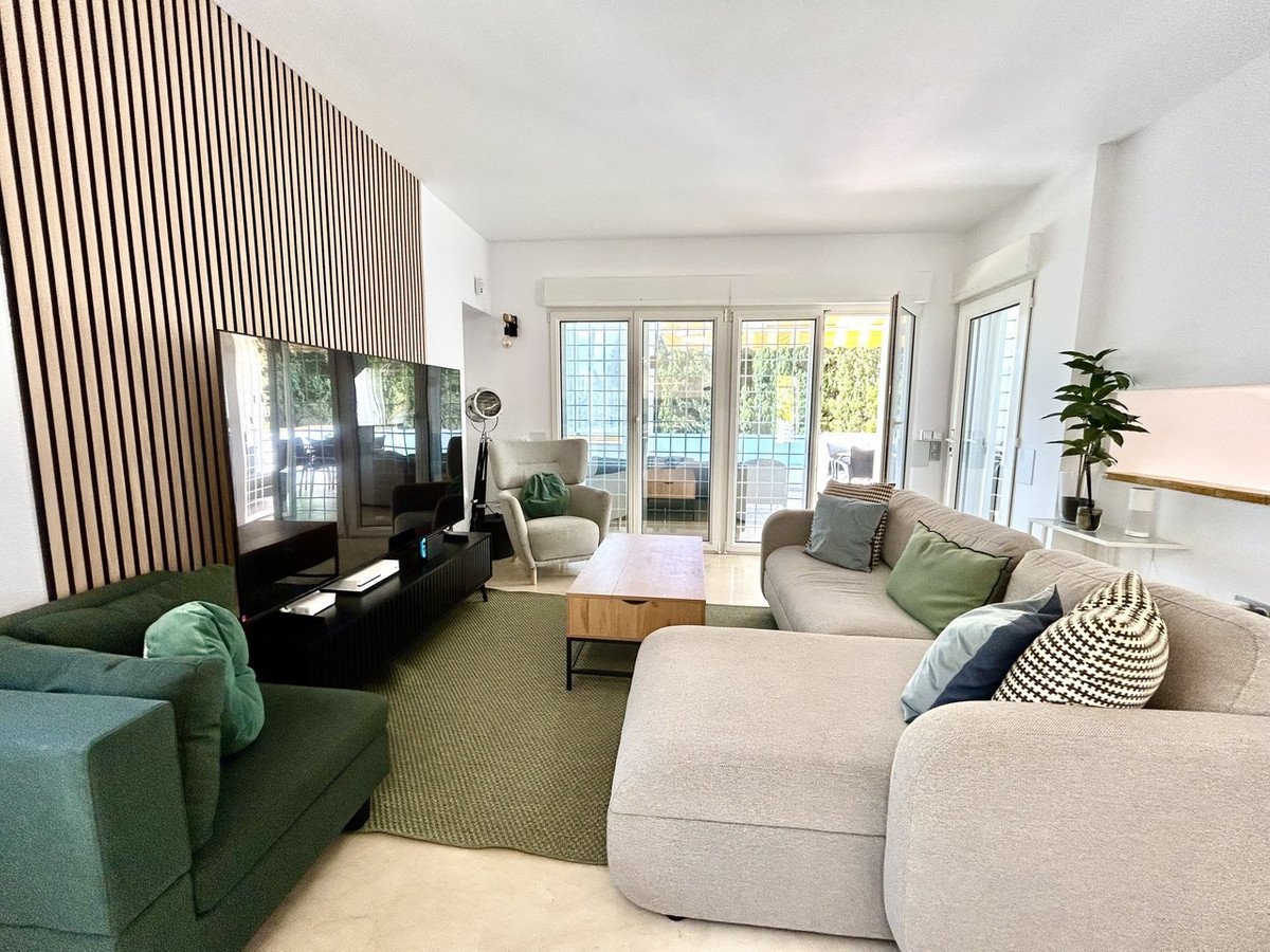 3 Bed Detached Villa in Villamartin