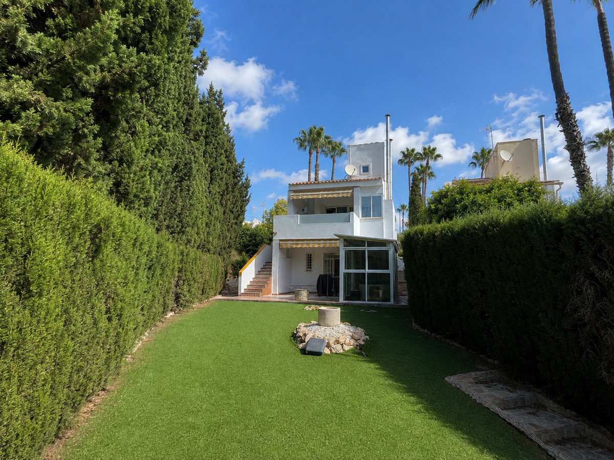 3 Bed Detached Villa in Villamartin