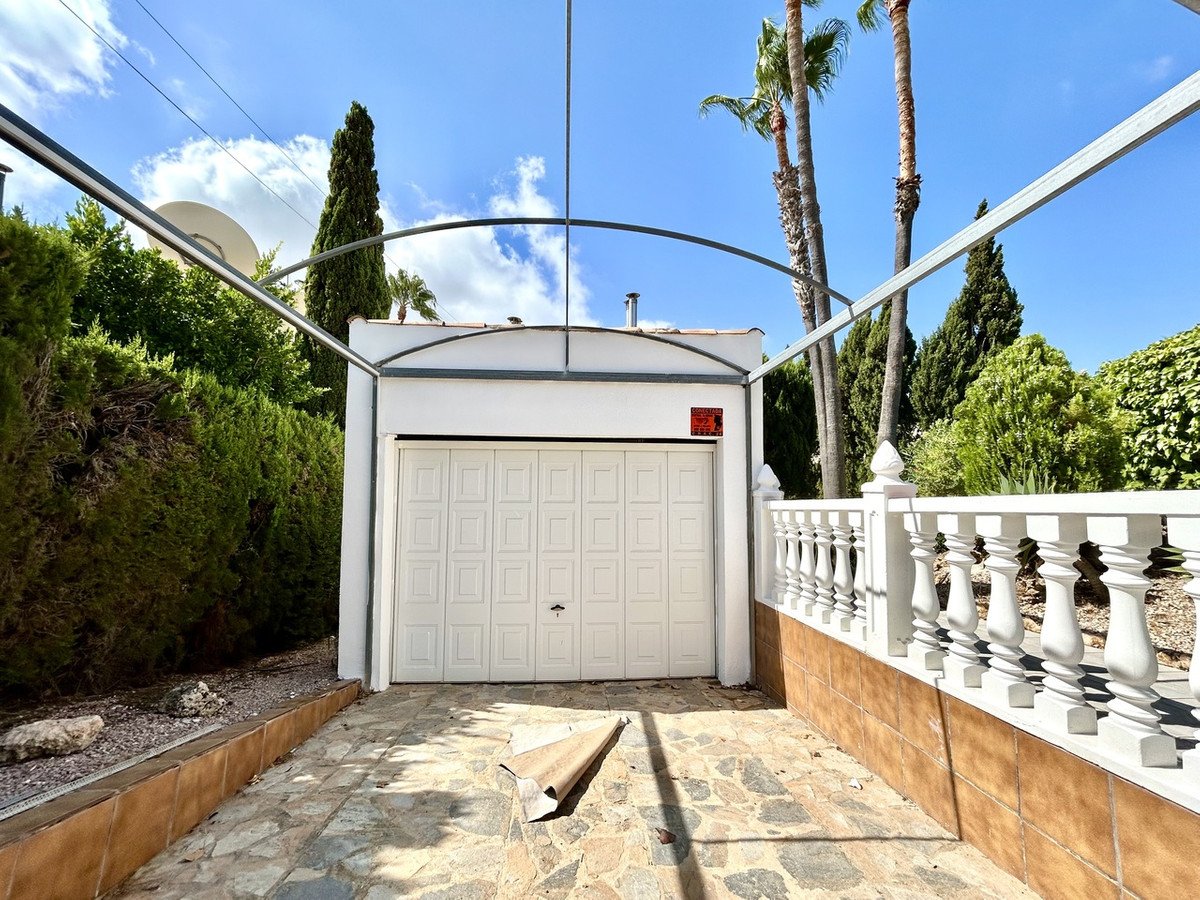3 Bed Detached Villa in Villamartin