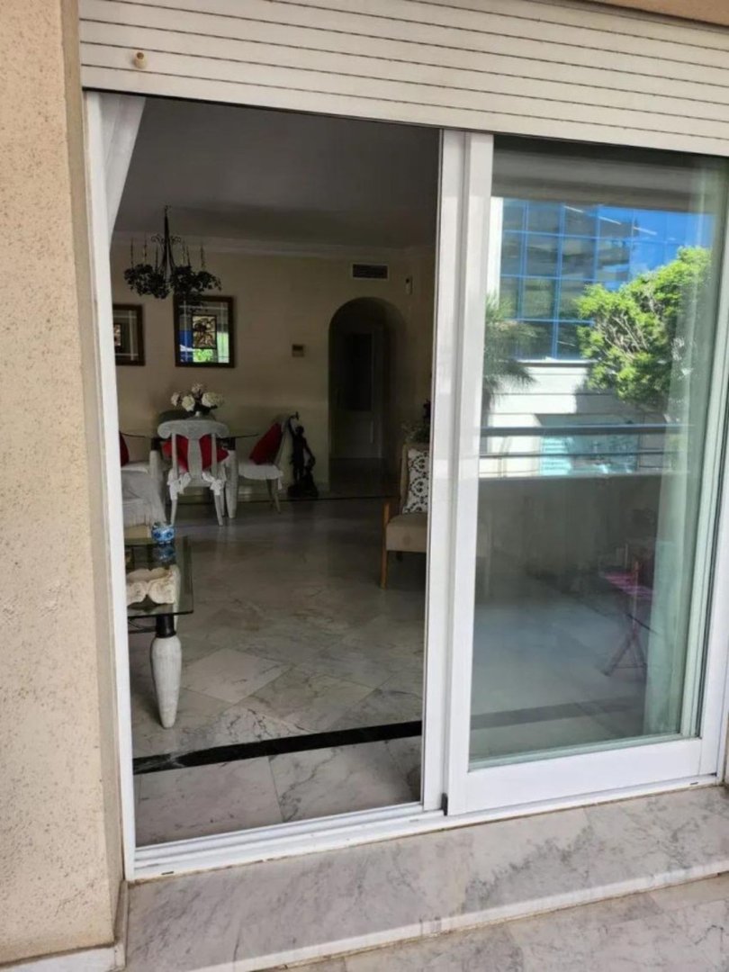 2 Bed Middle Floor Apartment in Puerto Banús