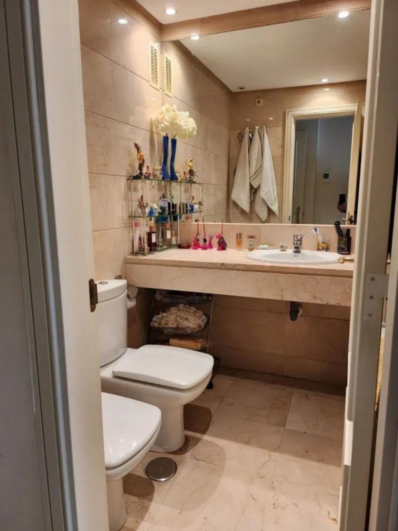 2 Bed Middle Floor Apartment in Puerto Banús