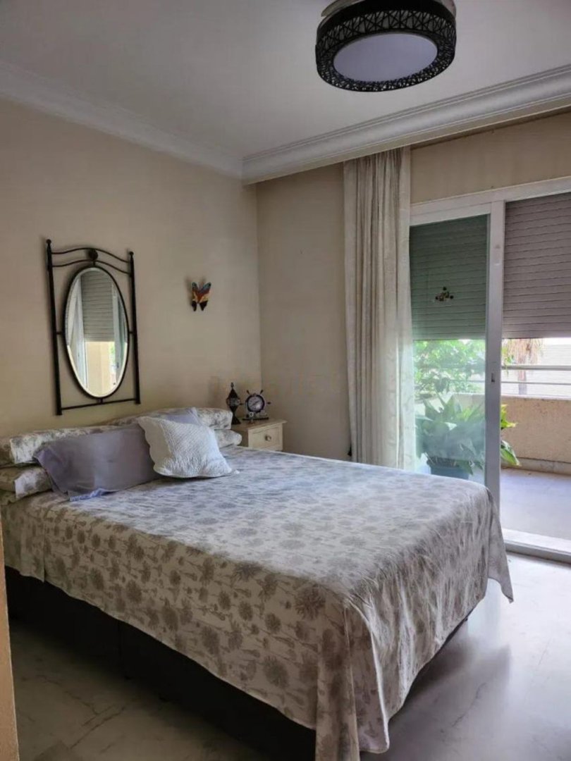 2 Bed Middle Floor Apartment in Puerto Banús