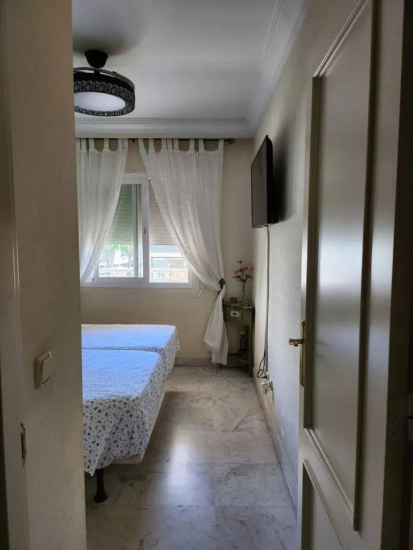 2 Bed Middle Floor Apartment in Puerto Banús