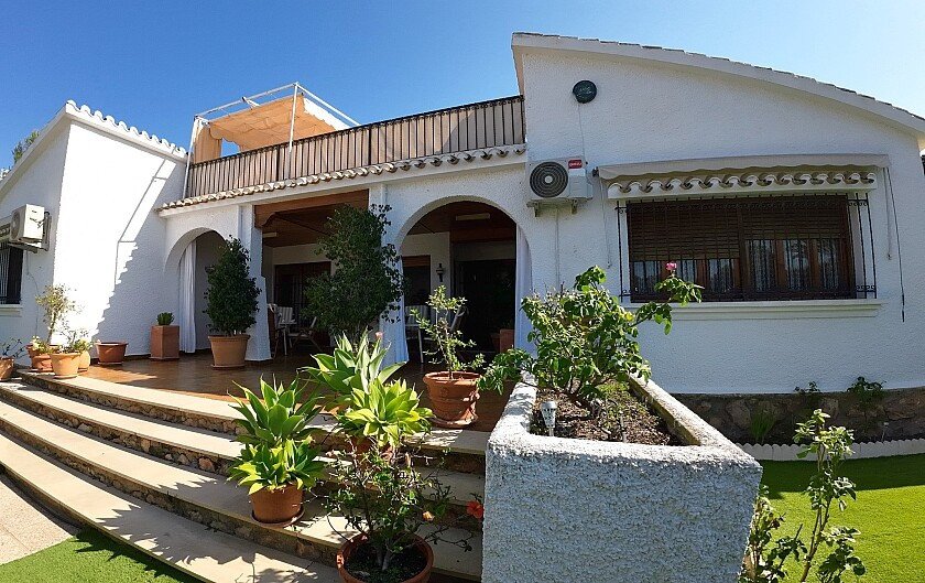 5 Bed Bungalow in Dehesa de Campoamor