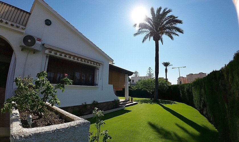 5 Bed Bungalow in Dehesa de Campoamor
