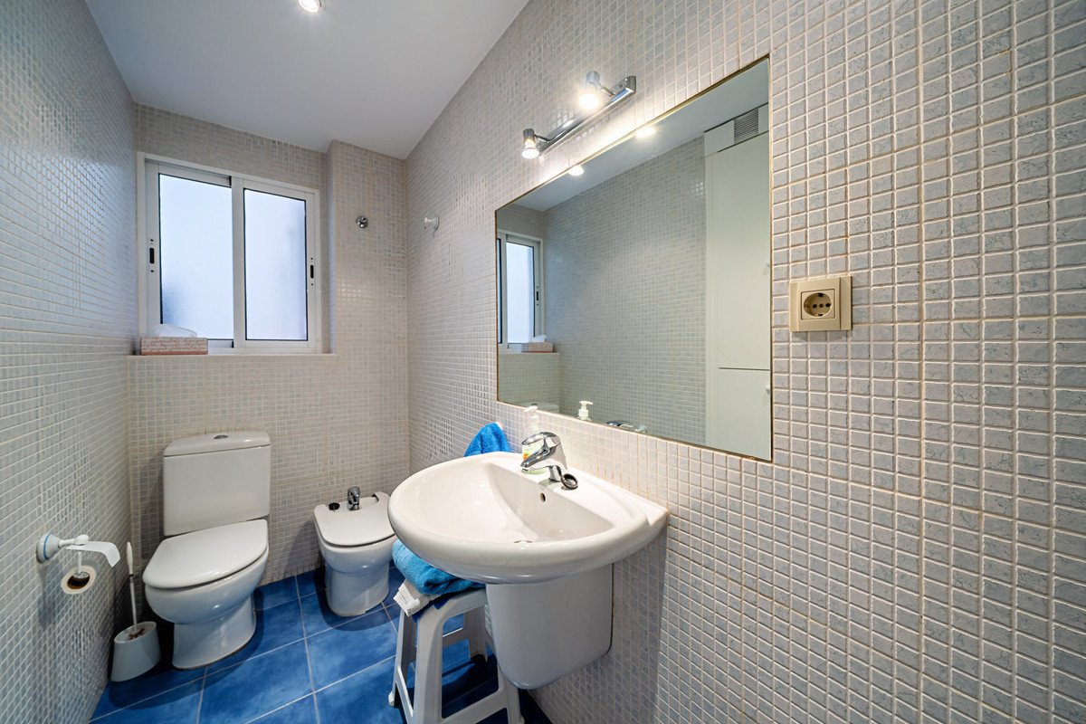 4 Bed Middle Floor Apartment in Málaga Centro