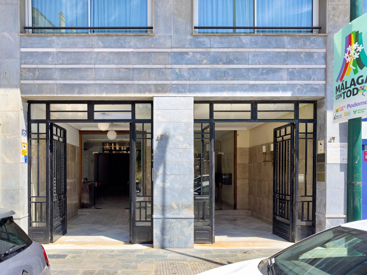 4 Bed Middle Floor Apartment in Málaga Centro