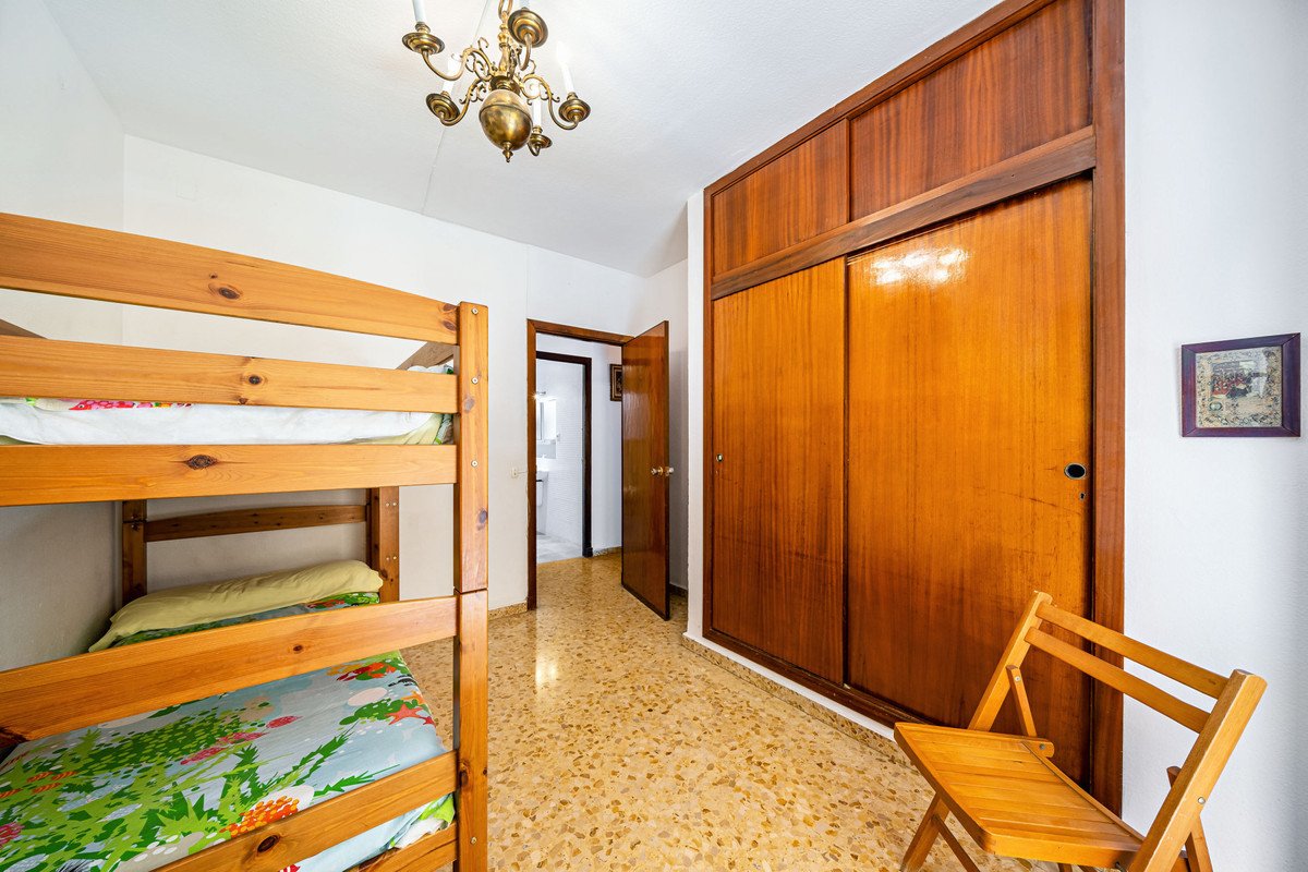 4 Bed Middle Floor Apartment in Málaga Centro