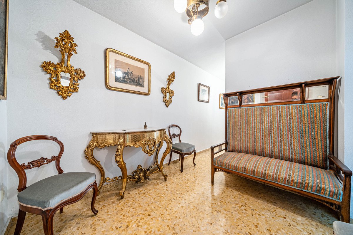 4 Bed Middle Floor Apartment in Málaga Centro