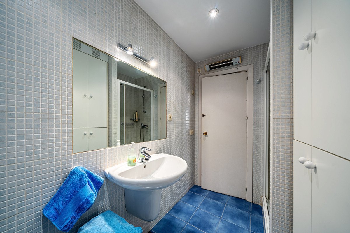 4 Bed Middle Floor Apartment in Málaga Centro
