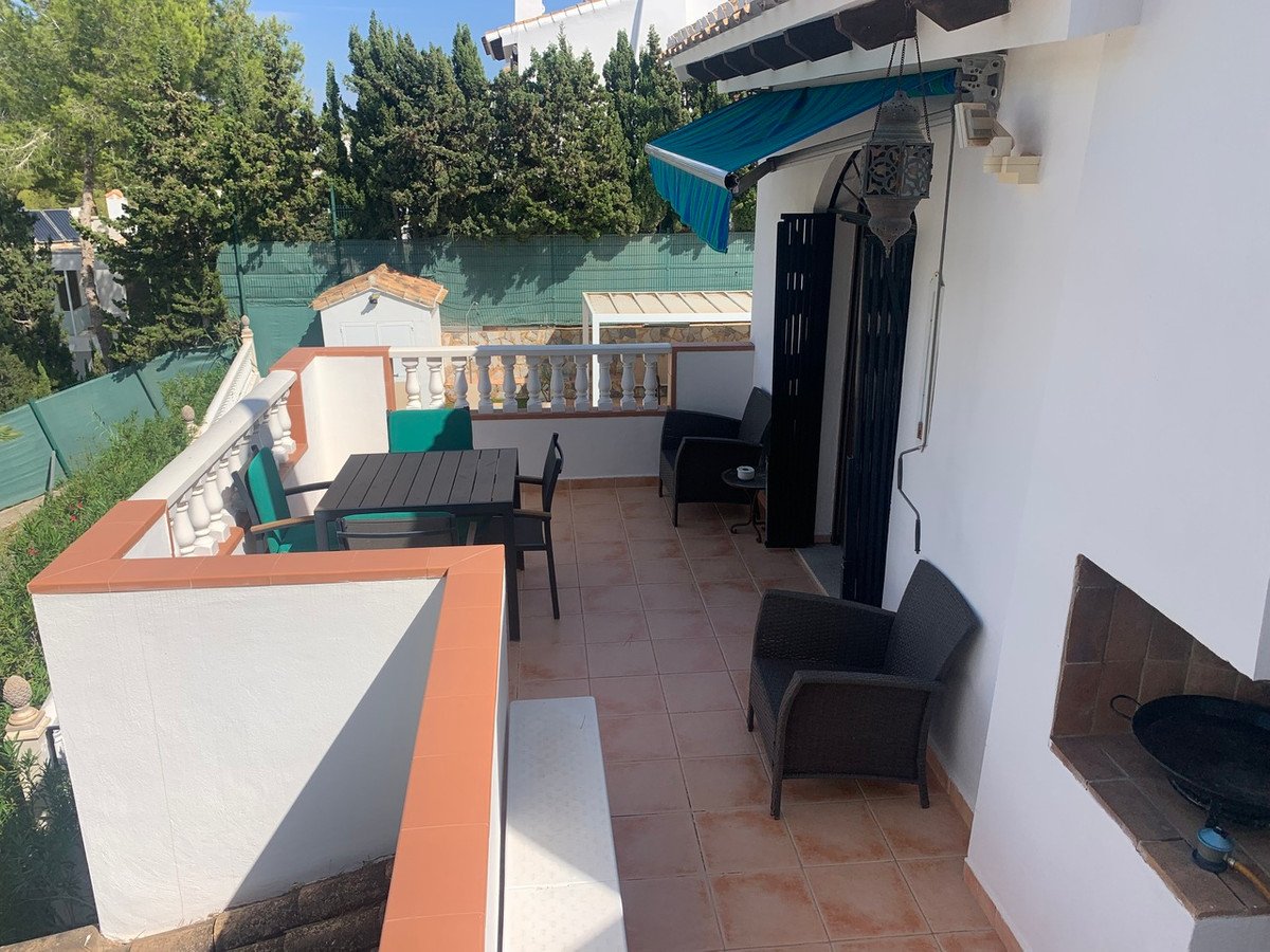 4 Bed Detached Villa in Villamartin