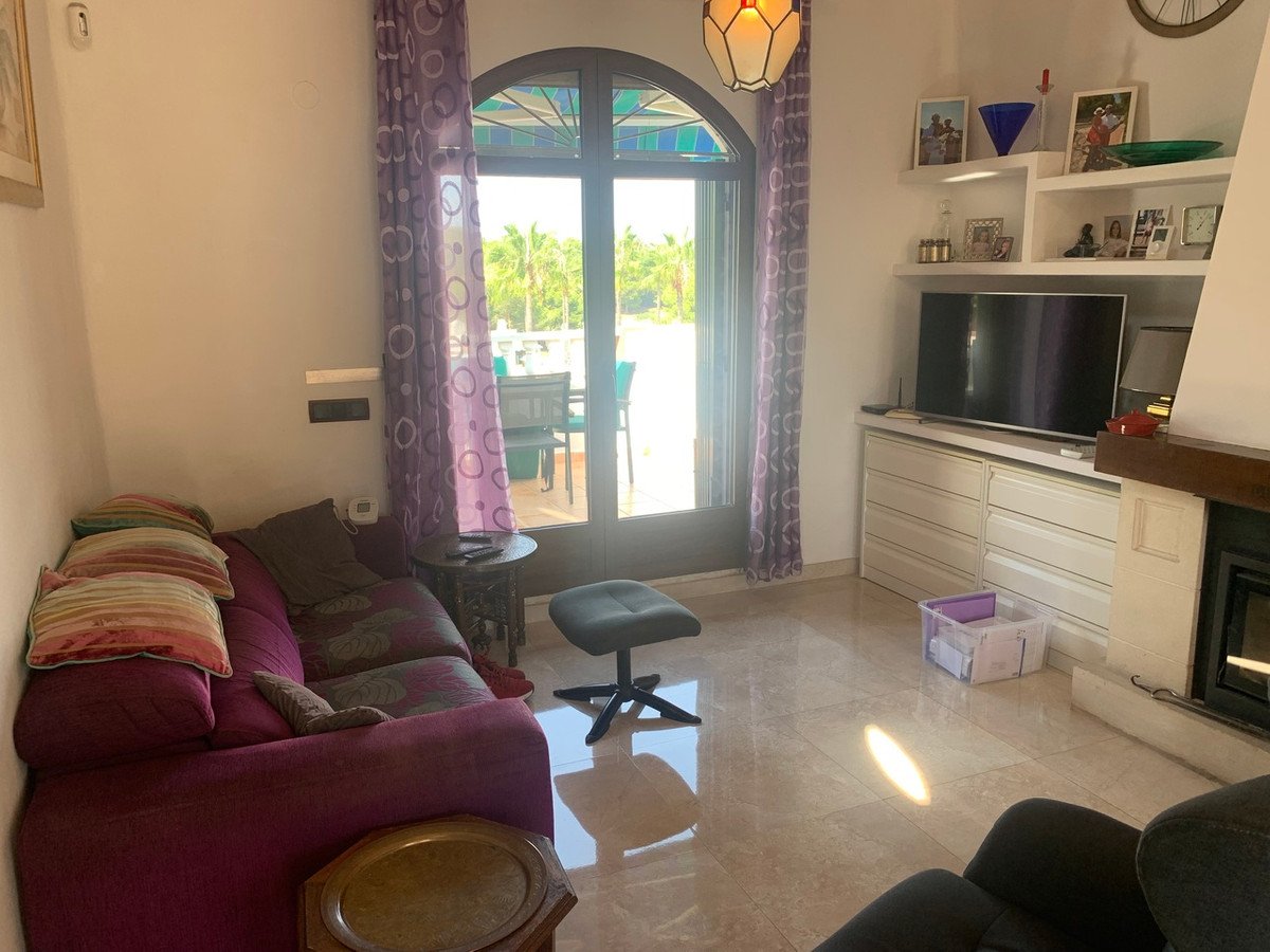 4 Bed Detached Villa in Villamartin
