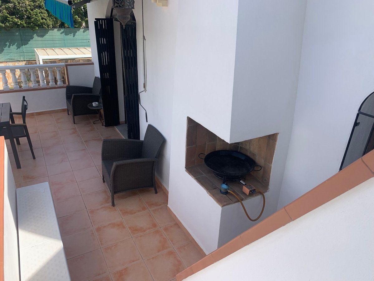 4 Bed Detached Villa in Villamartin