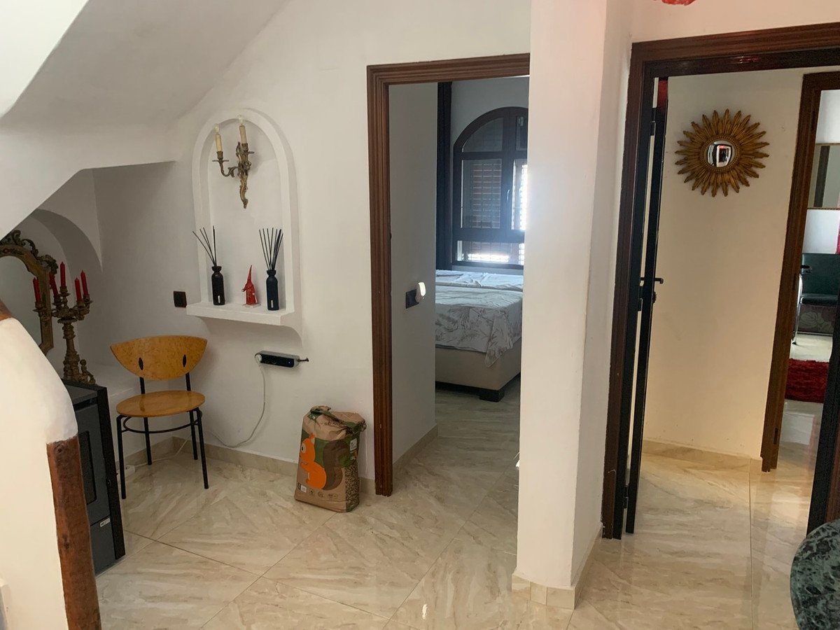 4 Bed Detached Villa in Villamartin