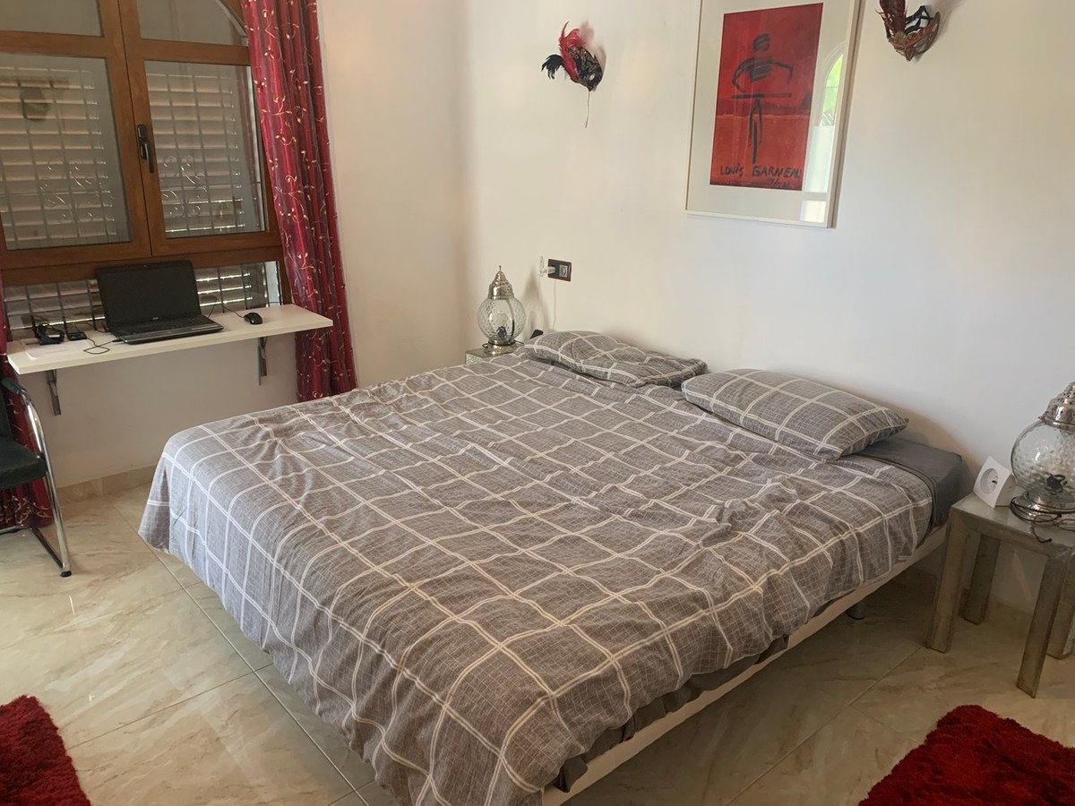 4 Bed Detached Villa in Villamartin
