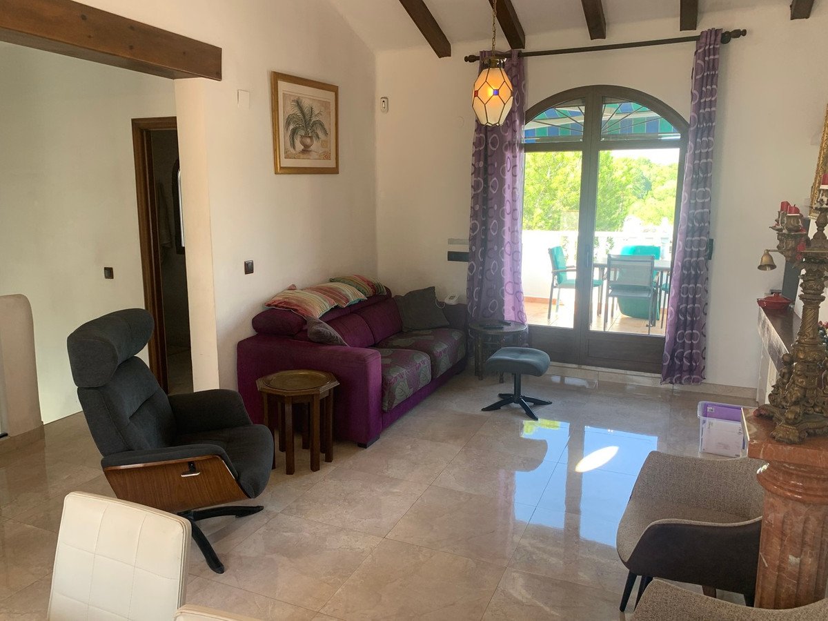 4 Bed Detached Villa in Villamartin