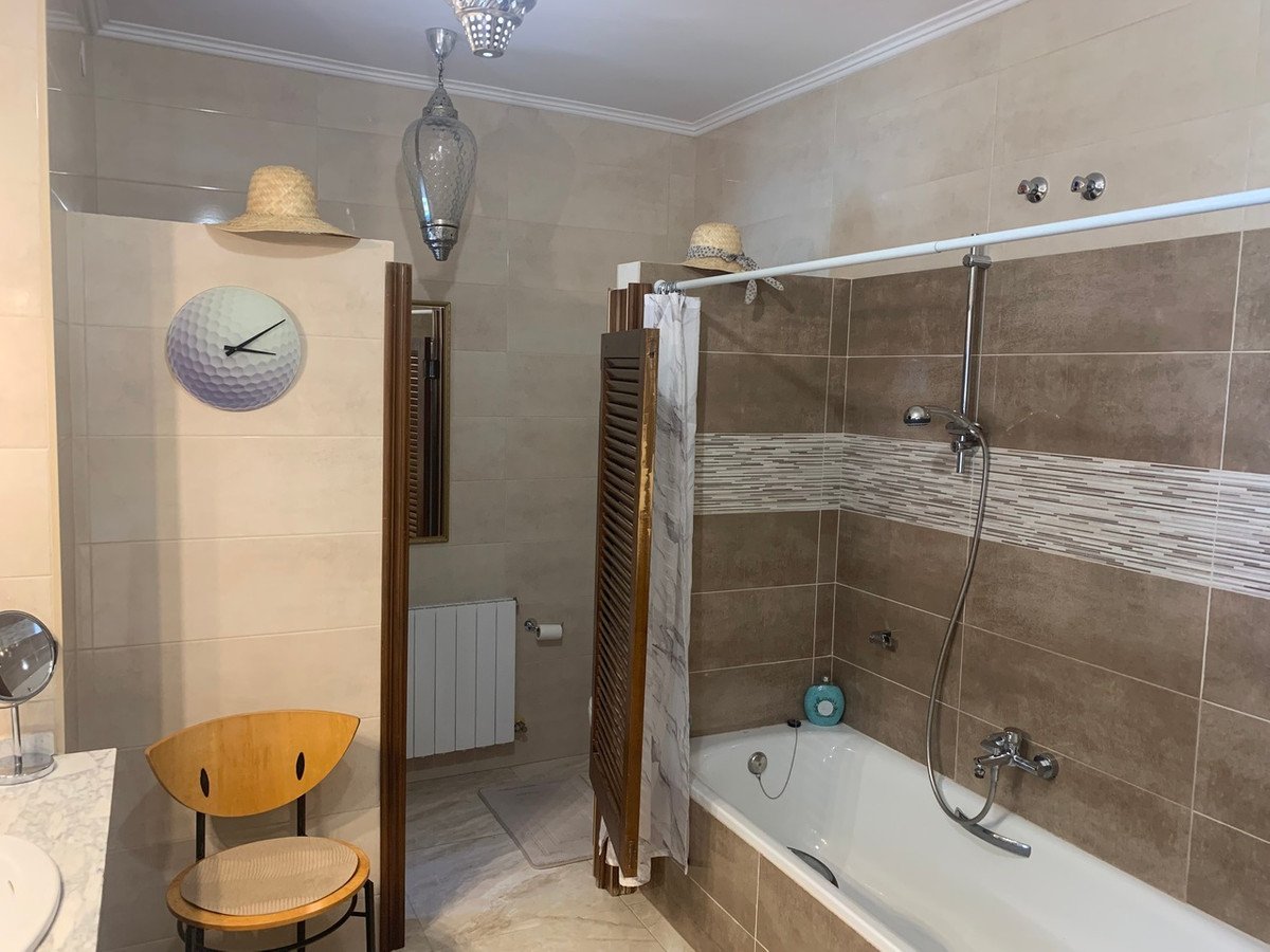 4 Bed Detached Villa in Villamartin