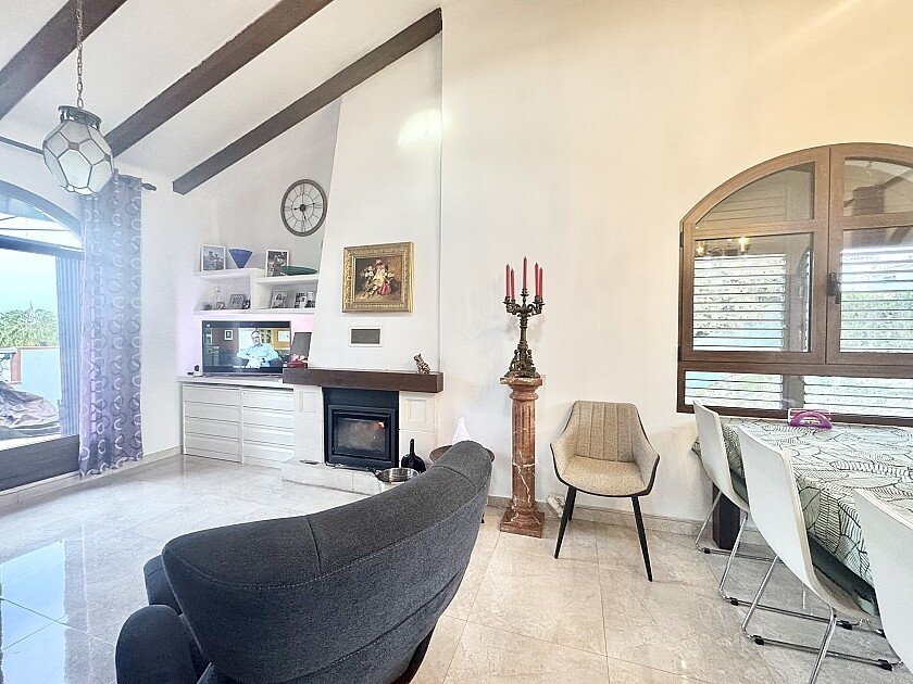 4 Bed Detached Villa in Villamartin