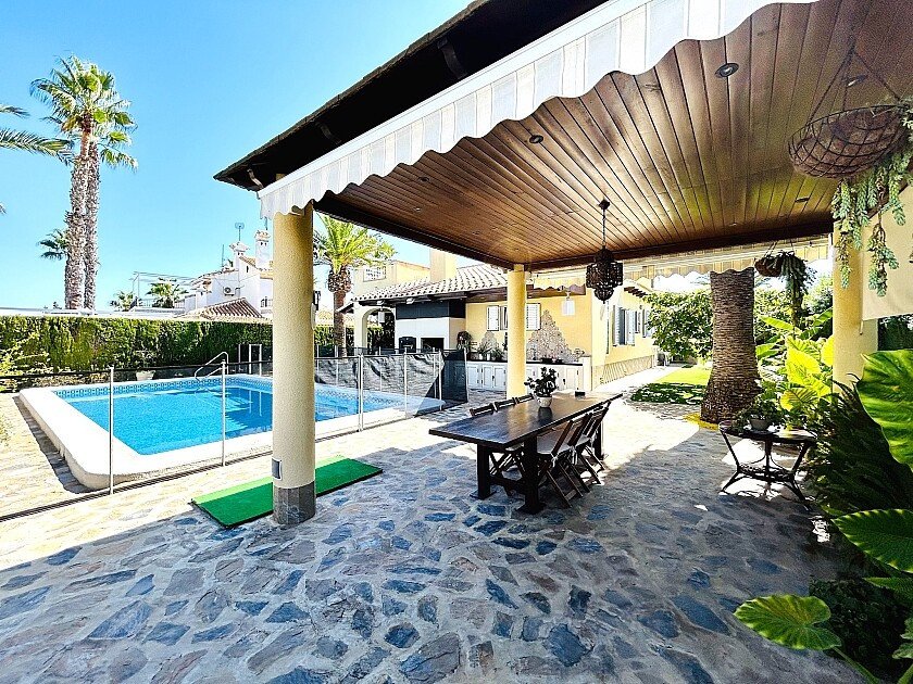 3 Bed Detached Villa in Cabo Roig