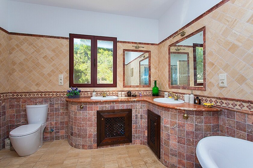 4 Bed Detached Villa in Punta Prima