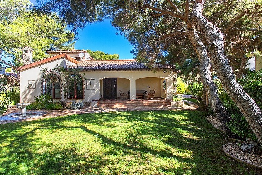 4 Bed Detached Villa in Punta Prima