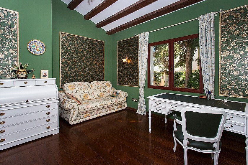 4 Bed Detached Villa in Punta Prima