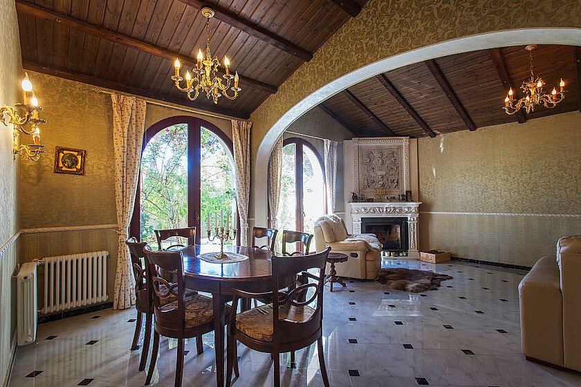 4 Bed Detached Villa in Punta Prima