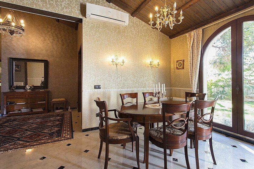 4 Bed Detached Villa in Punta Prima