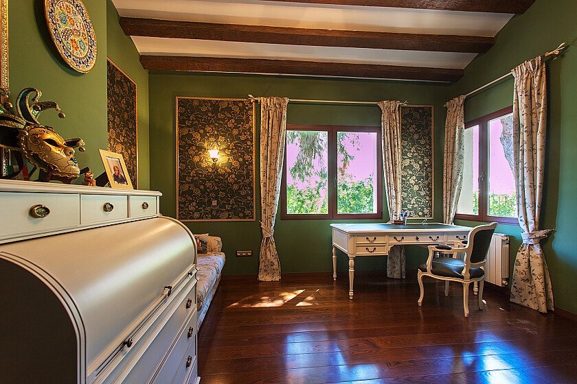 4 Bed Detached Villa in Punta Prima