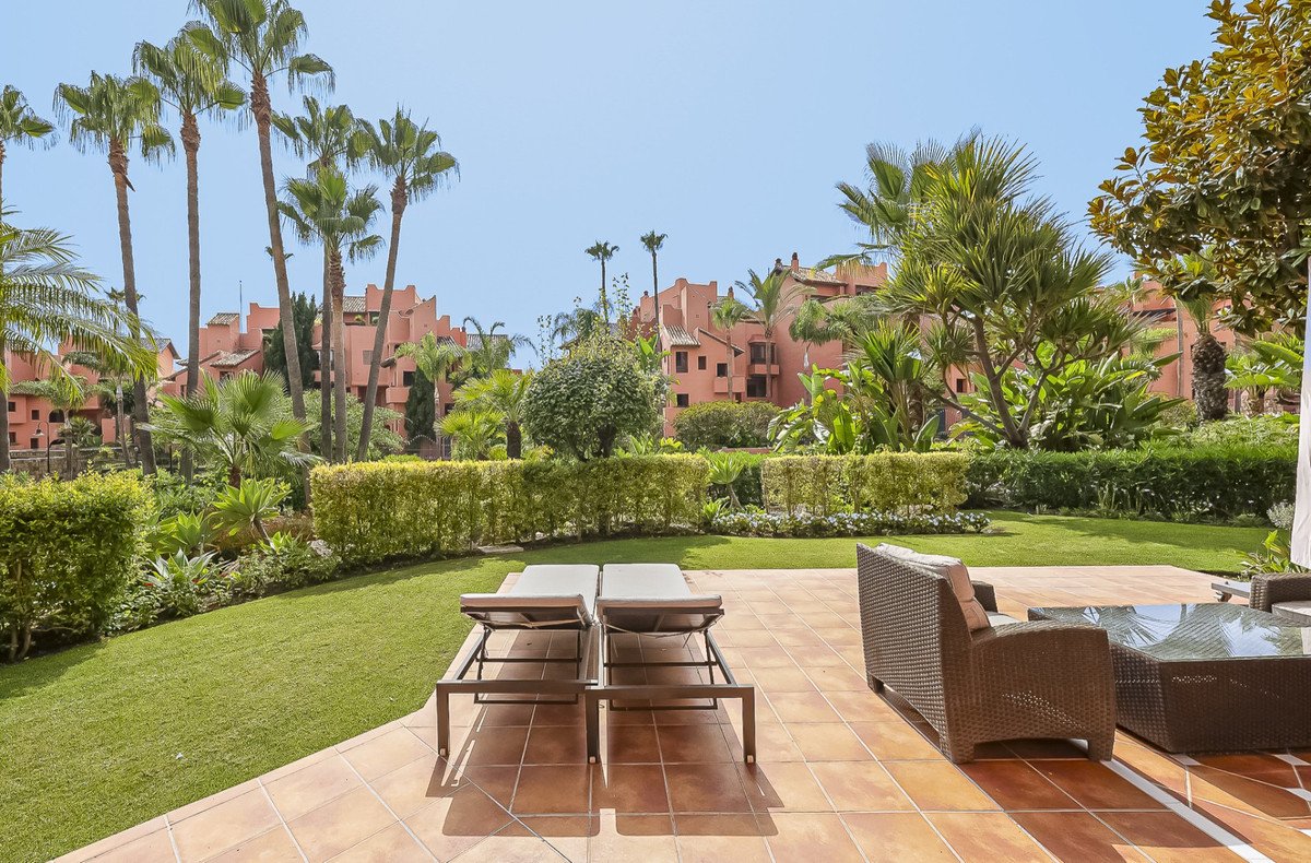 2 Bed Ground Floor Apartment in Estepona