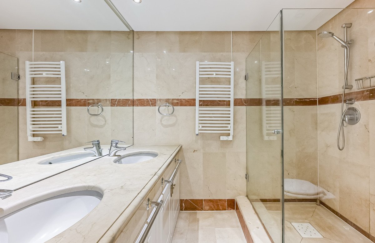2 Bed Ground Floor Apartment in Estepona