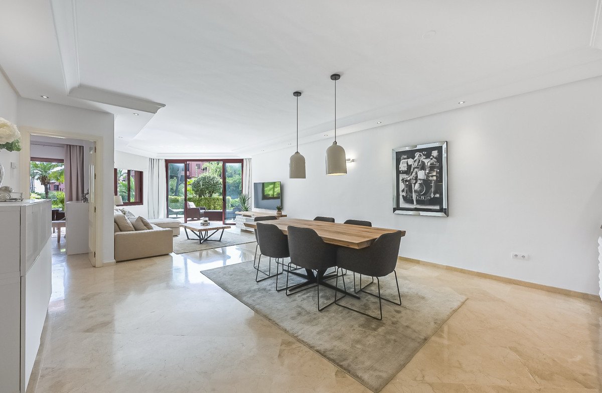 2 Bed Ground Floor Apartment in Estepona