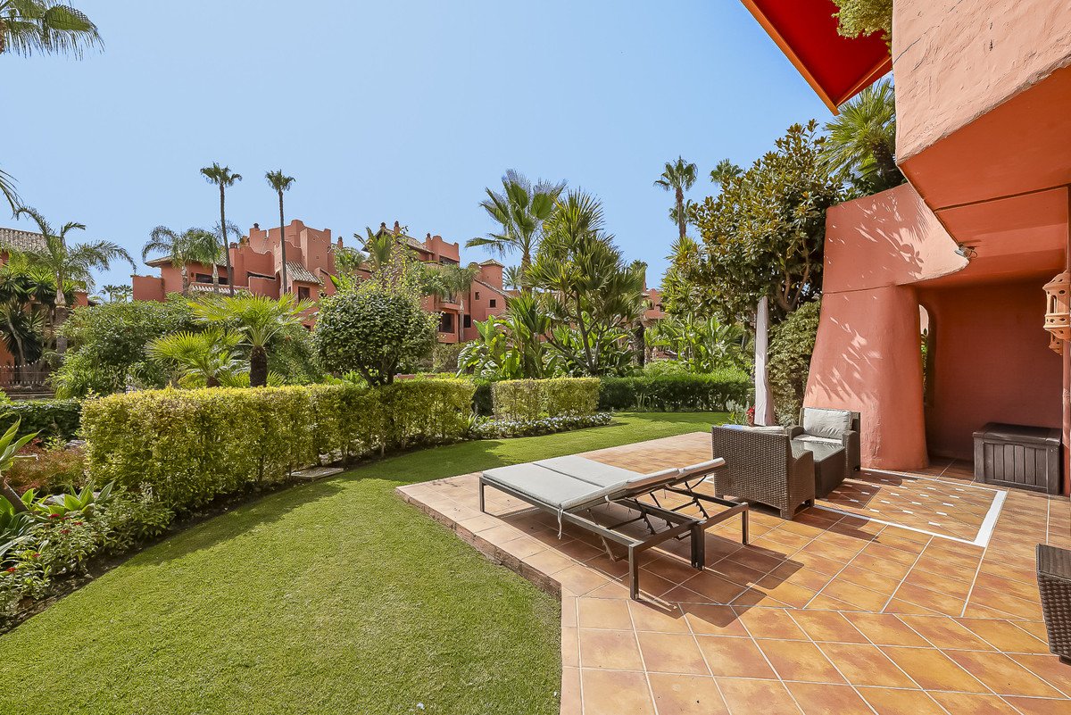 2 Bed Ground Floor Apartment in Estepona