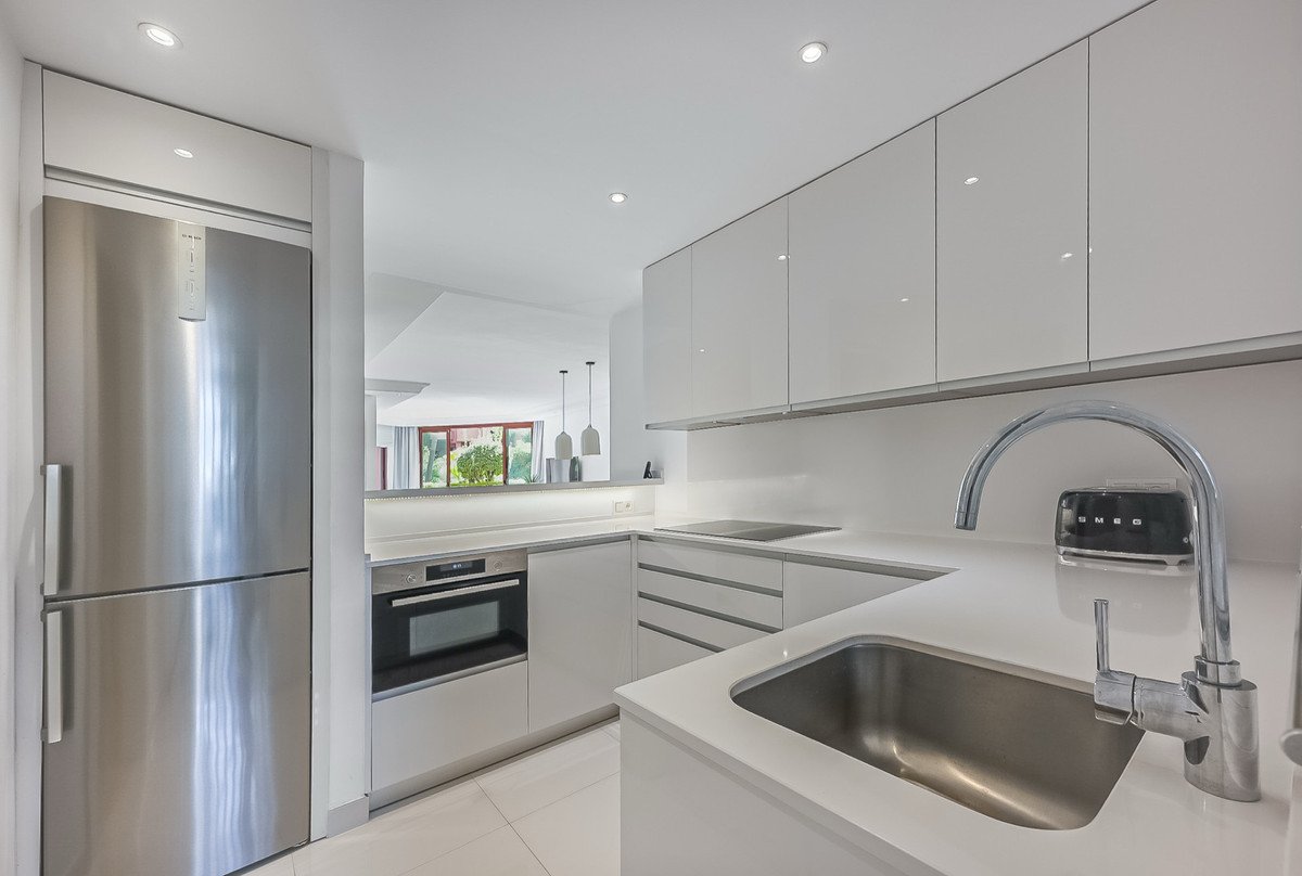2 Bed Ground Floor Apartment in Estepona