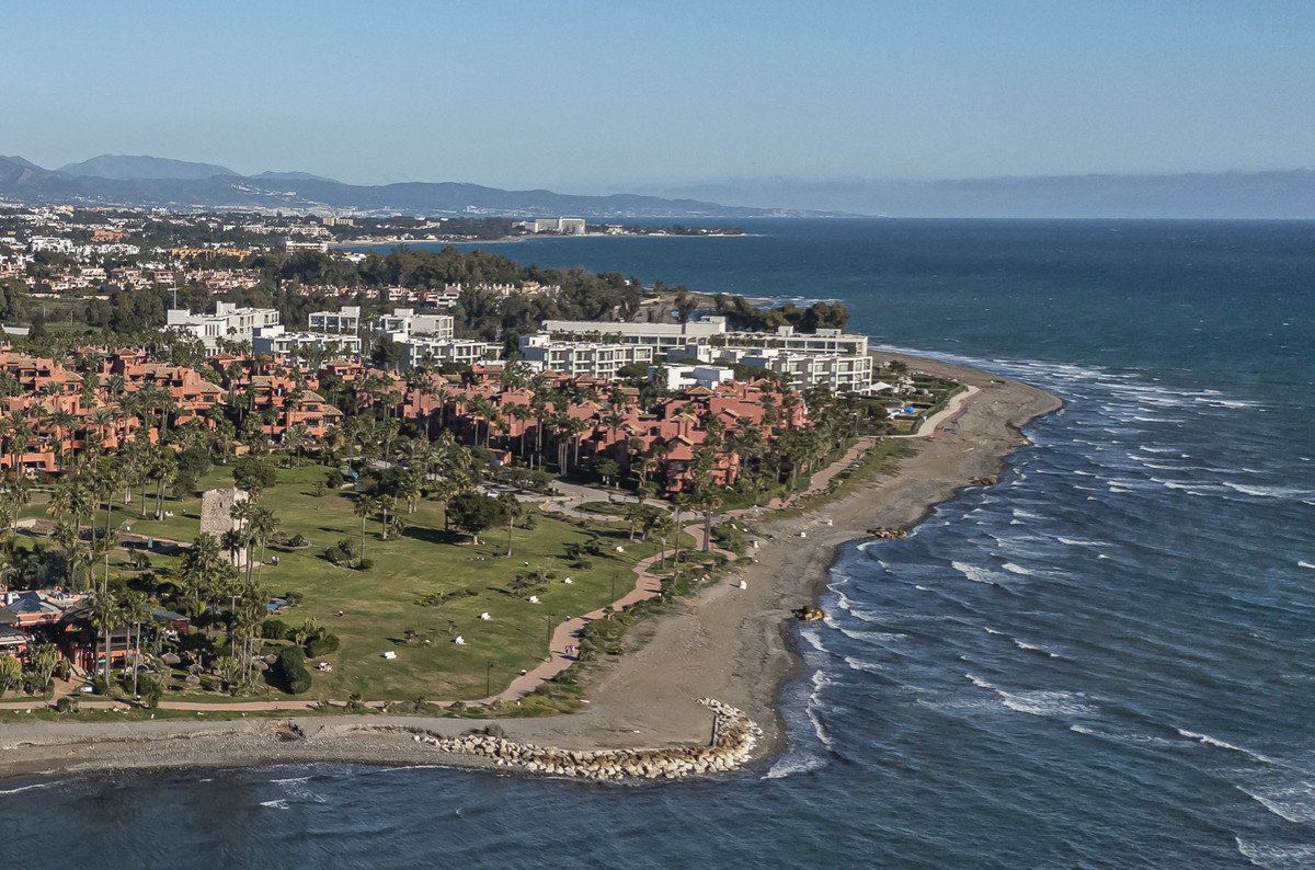 2 Bed Ground Floor Apartment in Estepona