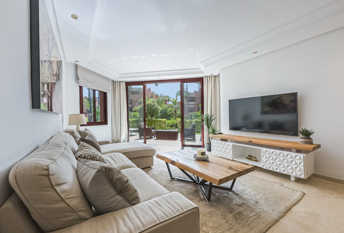 2 Bed Ground Floor Apartment in Estepona