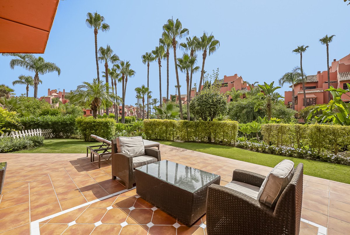 2 Bed Ground Floor Apartment in Estepona