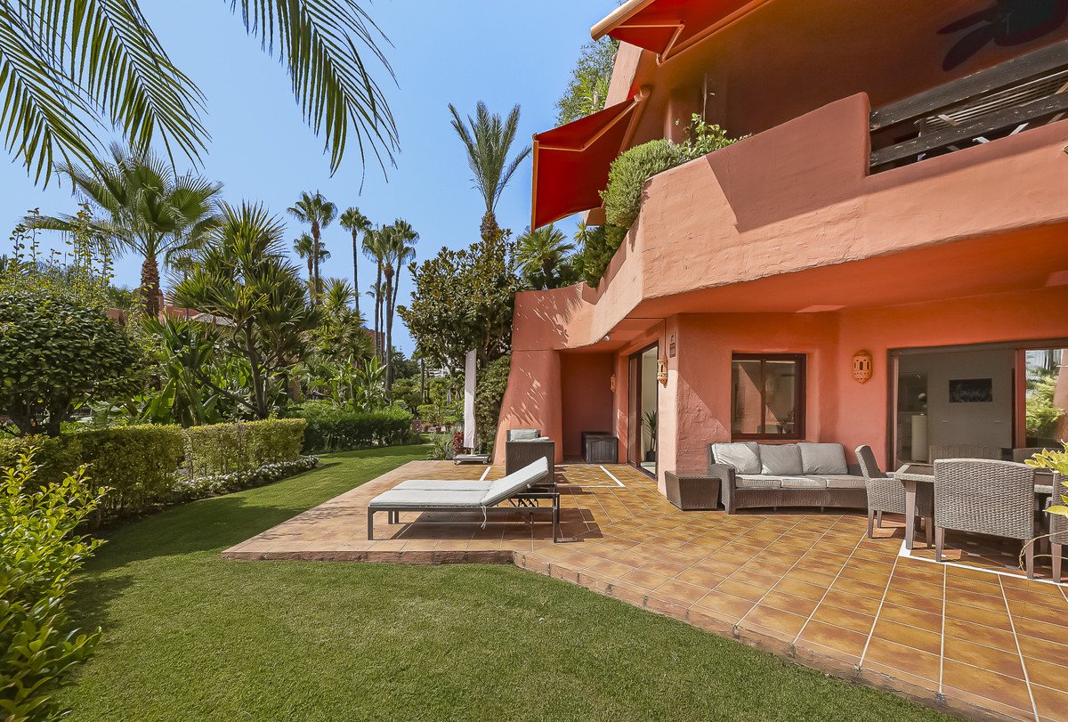 2 Bed Ground Floor Apartment in Estepona