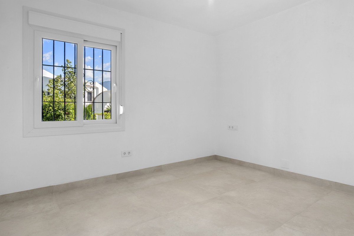 3 Bed Ground Floor Apartment in Nueva Andalucía