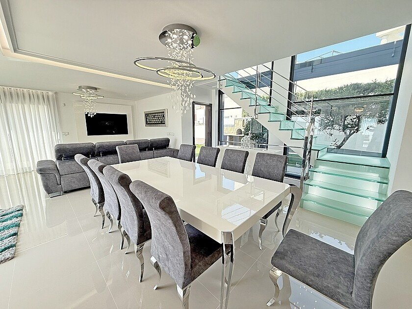 5 Bed Detached Villa in San Miguel de Salinas