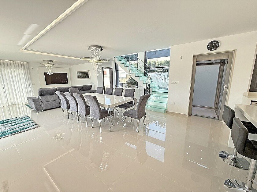 5 Bed Detached Villa in San Miguel de Salinas
