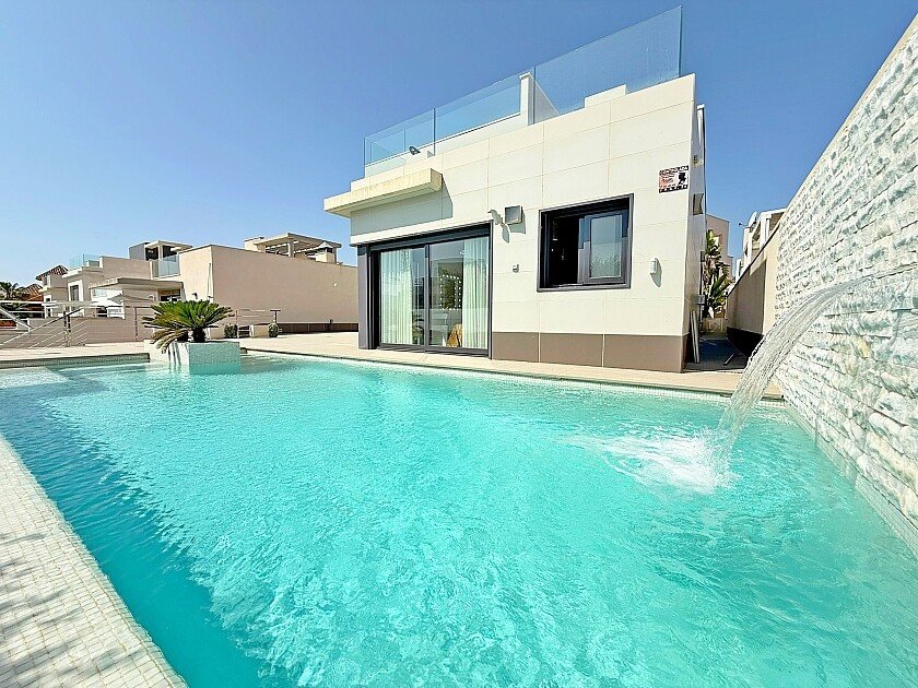 5 Bed Detached Villa in San Miguel de Salinas