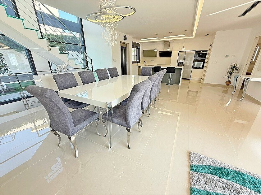 5 Bed Detached Villa in San Miguel de Salinas