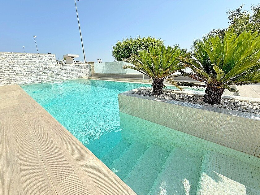 5 Bed Detached Villa in San Miguel de Salinas