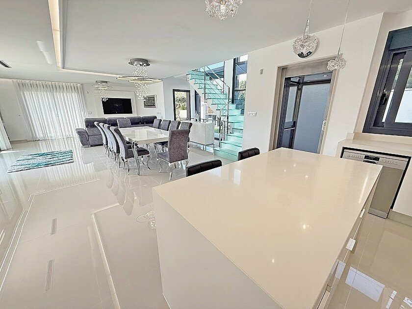 5 Bed Detached Villa in San Miguel de Salinas