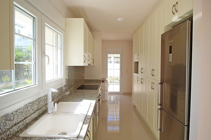 5 Bed Detached Villa in Cabo Roig