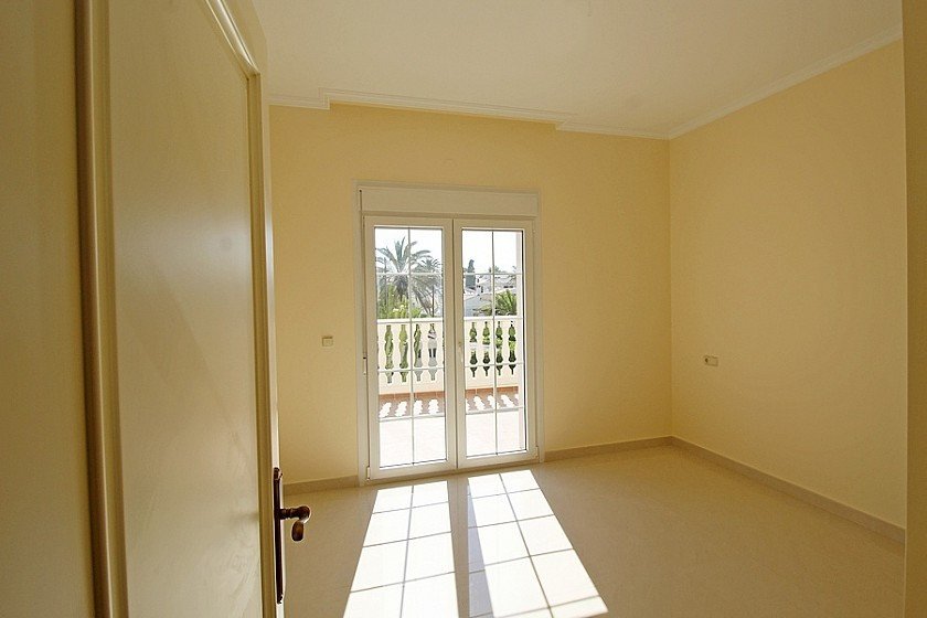 5 Bed Detached Villa in Cabo Roig