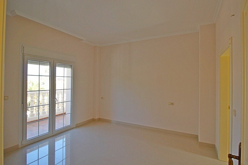 5 Bed Detached Villa in Cabo Roig